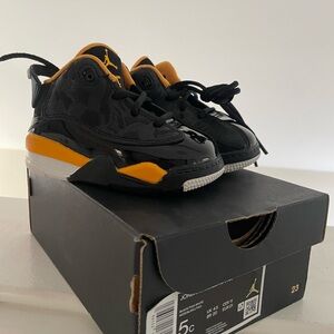 Jordan Kids Black and Yellow Sneakers